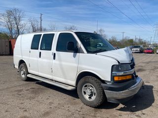2022 Chevrolet Express Cargo RWD 2500 Regular Wheelbase WT - Exterior Front Right Corner Image